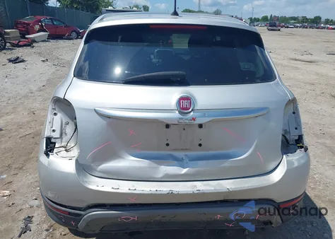 2016 Fiat 500X Trekking Plus z USA, uszkodzony, nr VIN ZFBCFXET1GP385192